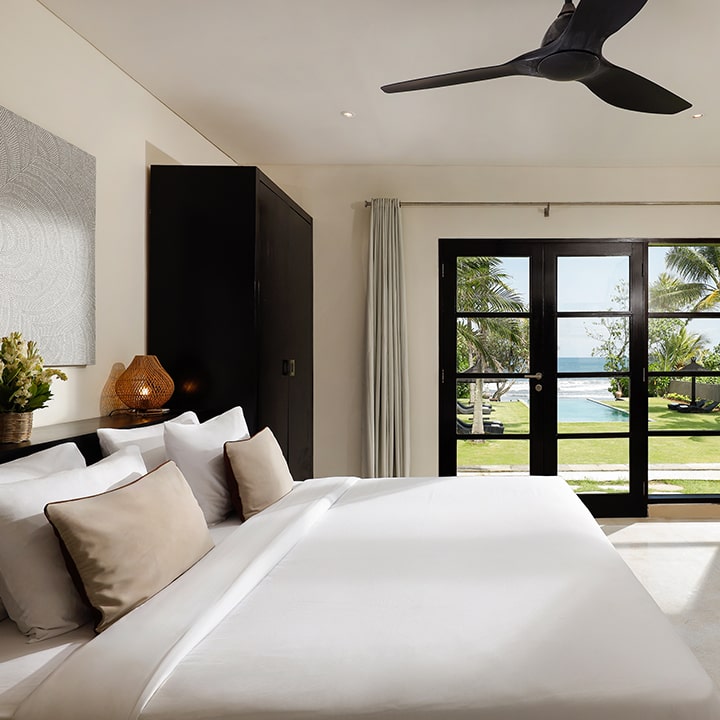 Black Beach Villa - bedroom 2